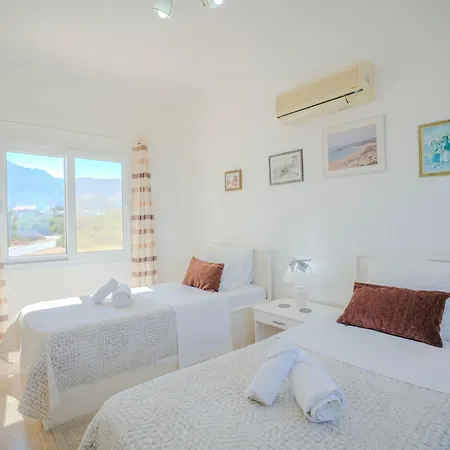 Georgina With Private Pool And Sea View Villa