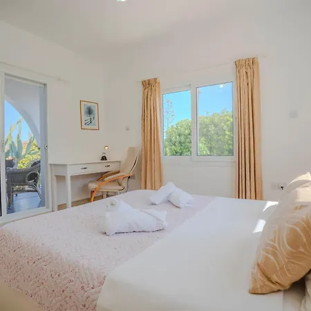 Villa Georgina With Private Pool And Sea View *