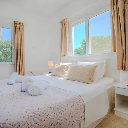 Villa Georgina With Private Pool And Sea View Vavilas