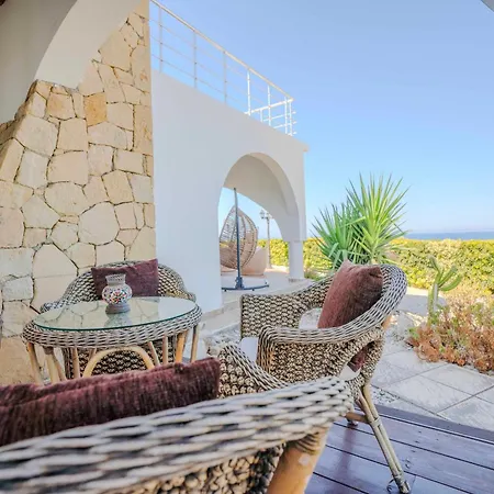 Villa Georgina With Private Pool And Sea View *