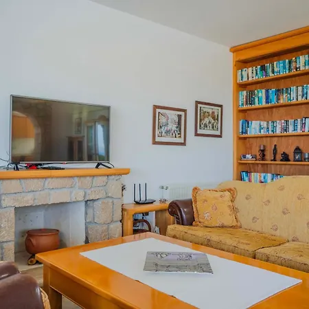 Villa Georgina With Private Pool And Sea View *