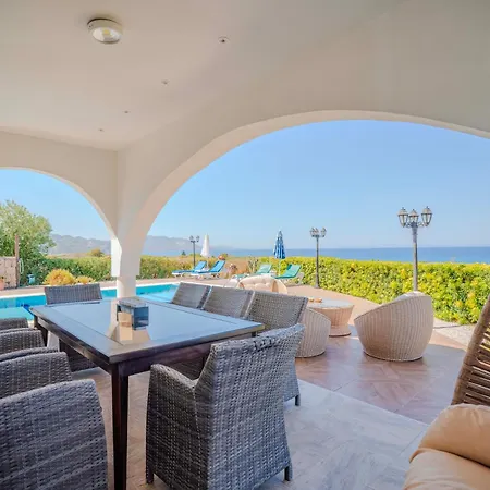 Georgina With Private Pool And Sea View Vavilas