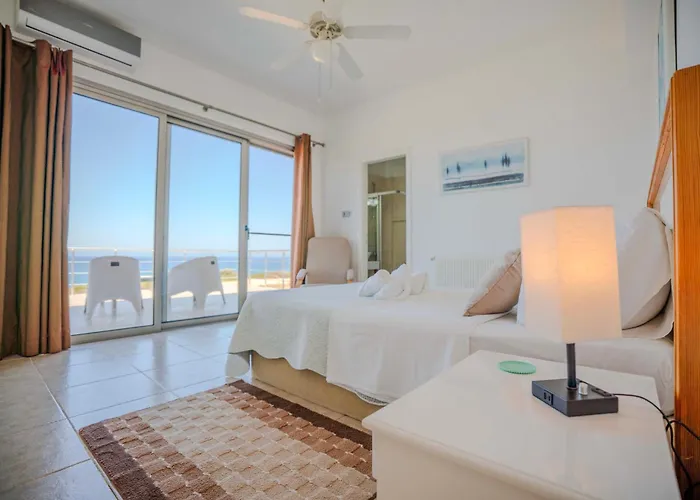 Georgina With Private Pool And Sea View *