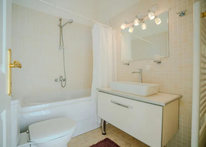 Georgina With Private Pool And Sea View *