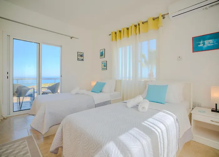 Georgina With Private Pool And Sea View ヴィラ