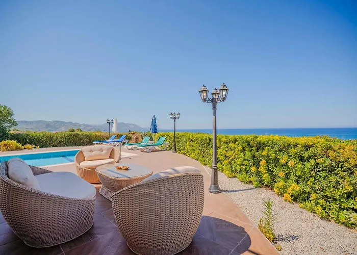 Georgina With Private Pool And Sea View