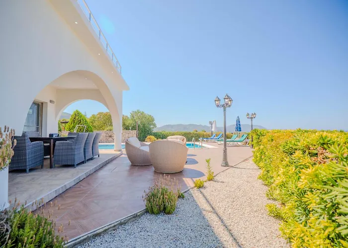 Georgina With Private Pool And Sea View Vavilas