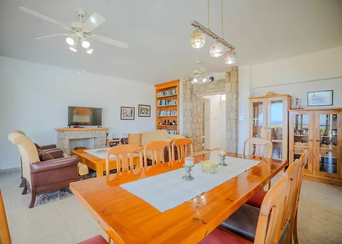 Georgina With Private Pool And Sea View ヴィラ Vavilas