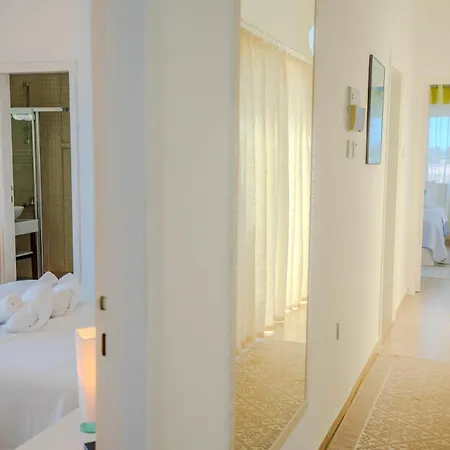 Georgina With Private Pool And Sea View فيلة Vavilas