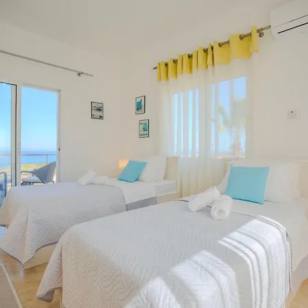 Georgina With Private Pool And Sea View فيلة