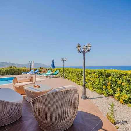 Georgina With Private Pool And Sea View