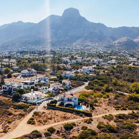 Georgina With Private Pool And Sea View *