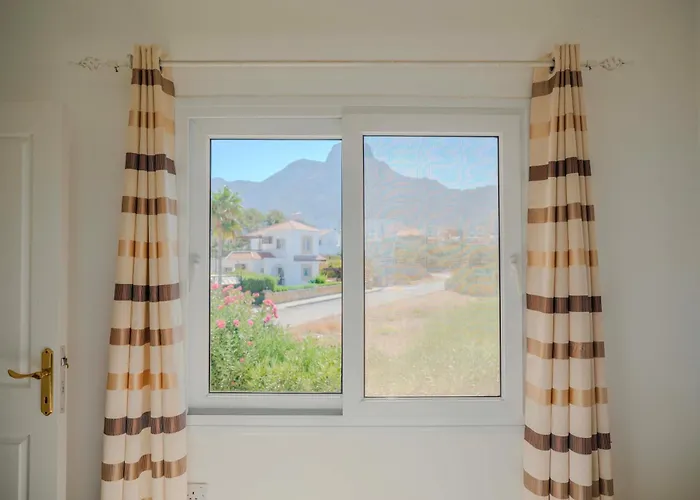 Georgina With Private Pool And Sea View Villa