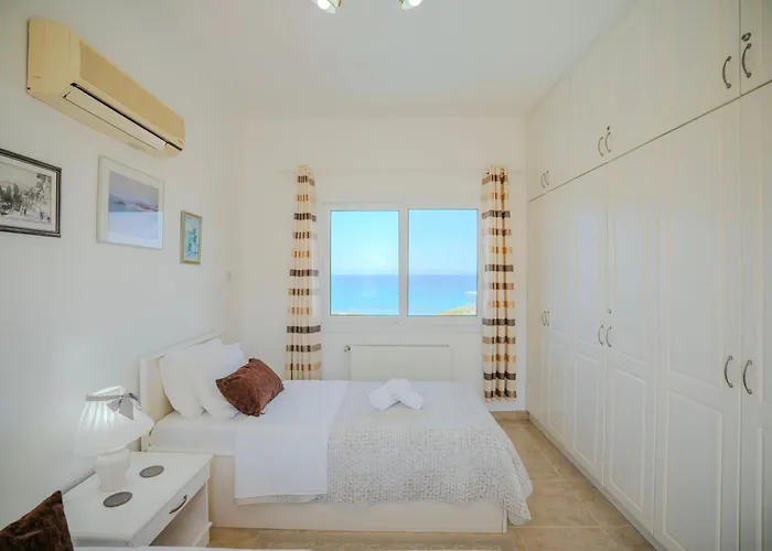 Villa Georgina With Private Pool And Sea View *