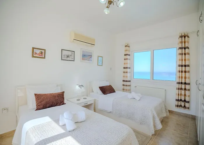 Georgina With Private Pool And Sea View