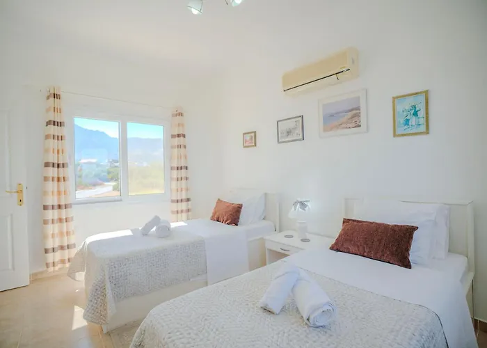 Georgina With Private Pool And Sea View Villa