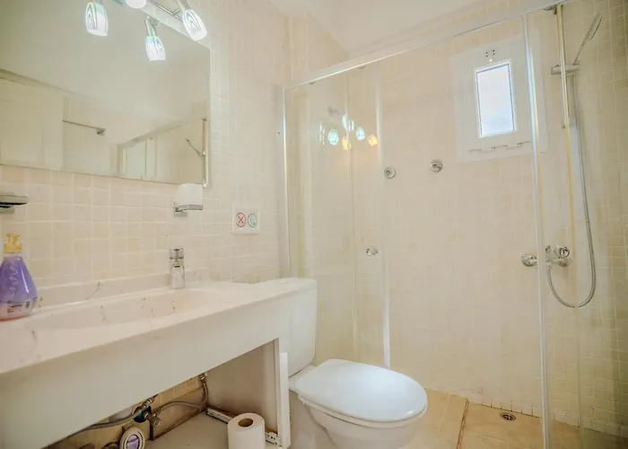 Georgina With Private Pool And Sea View Villa *