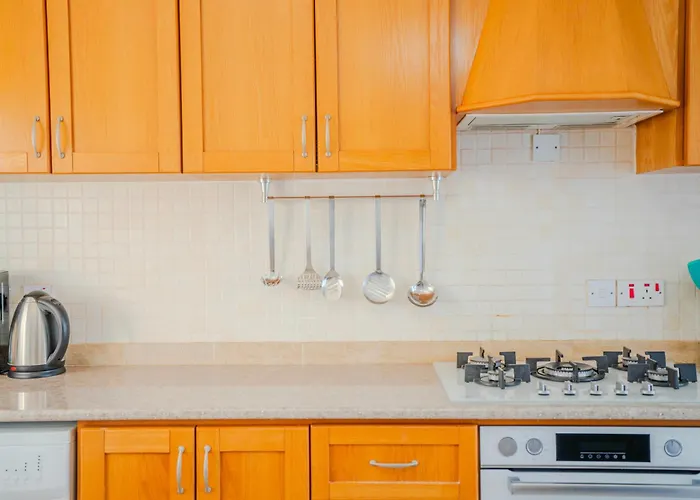 Georgina With Private Pool And Sea View Villa *