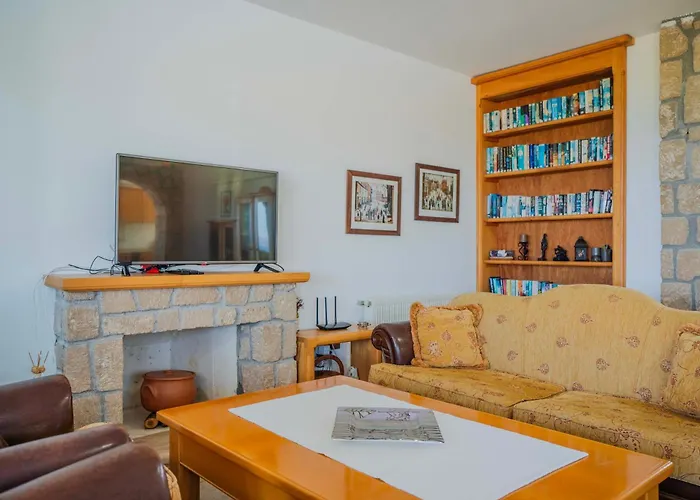 Villa Georgina With Private Pool And Sea View *