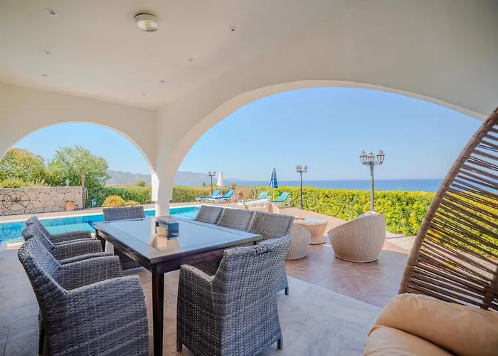 Georgina With Private Pool And Sea View Vavilas